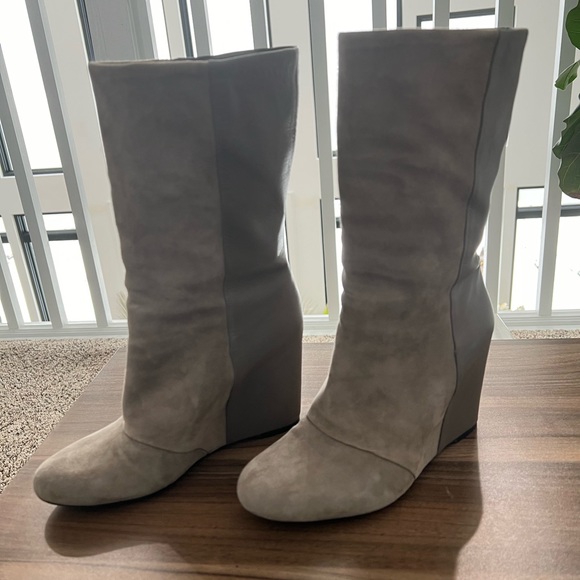 Like New! Enzo Angiolini color block suede & leather mid-calf wedge boots. Sz8 - Picture 2 of 4